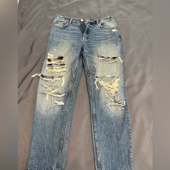 Zara Distressed Jeans - Picture 1 of 3
